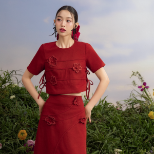 Set áo kèm chân váy Jannat Set in Red